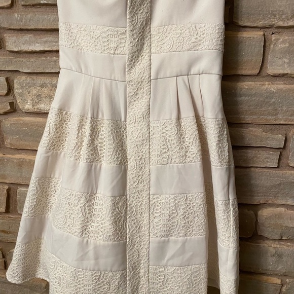 BCBG Maxazria Dorothea Strapless
Striped Dress Sz 10 Creme - Picture 9 of 13